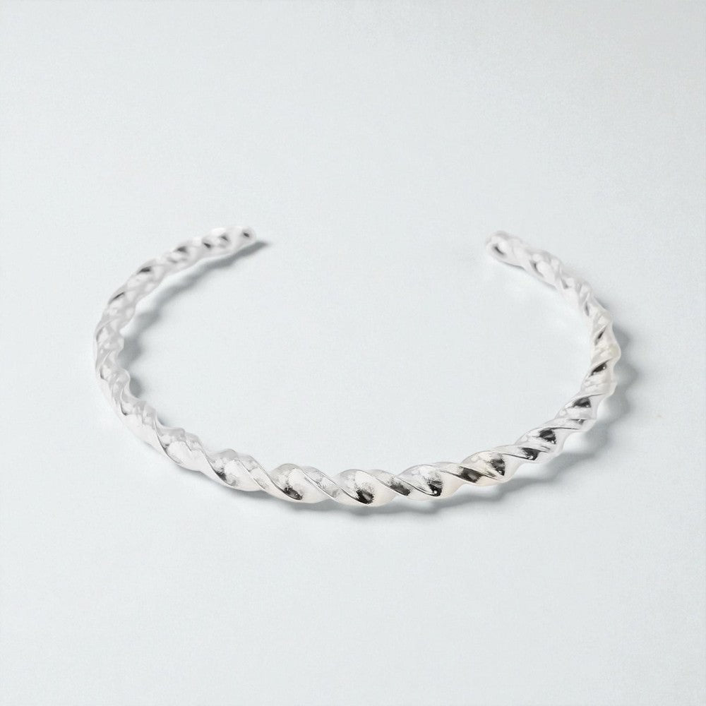 Twisted Aura Cuff
