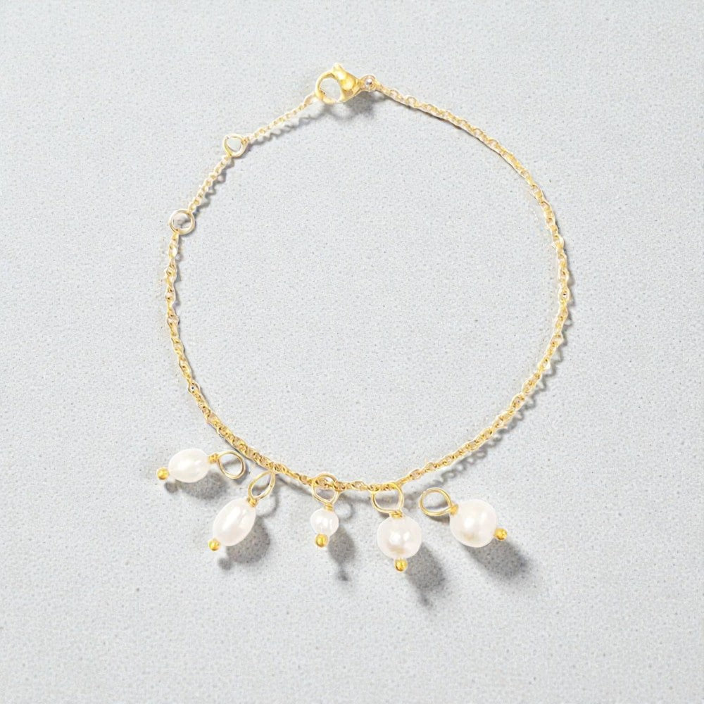 Bella Dewdrop Freshwater Pearl Bracelet