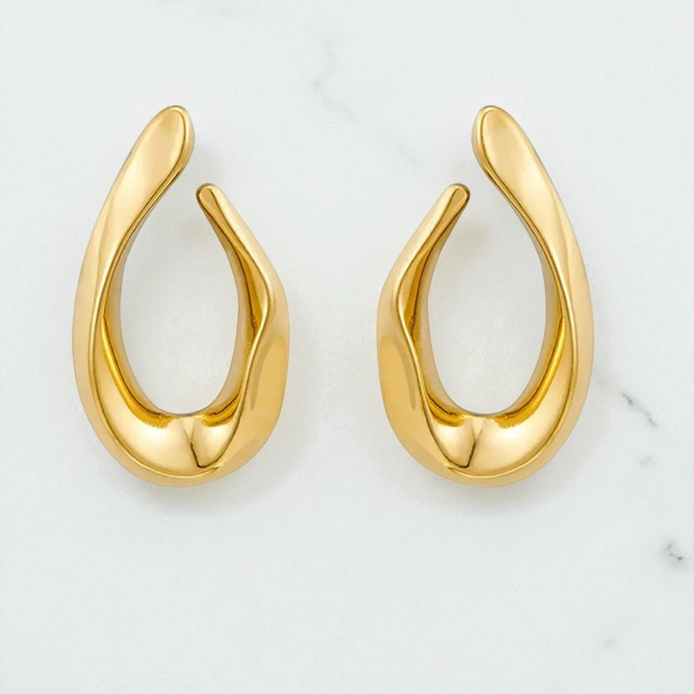 Aeris Curve Studs