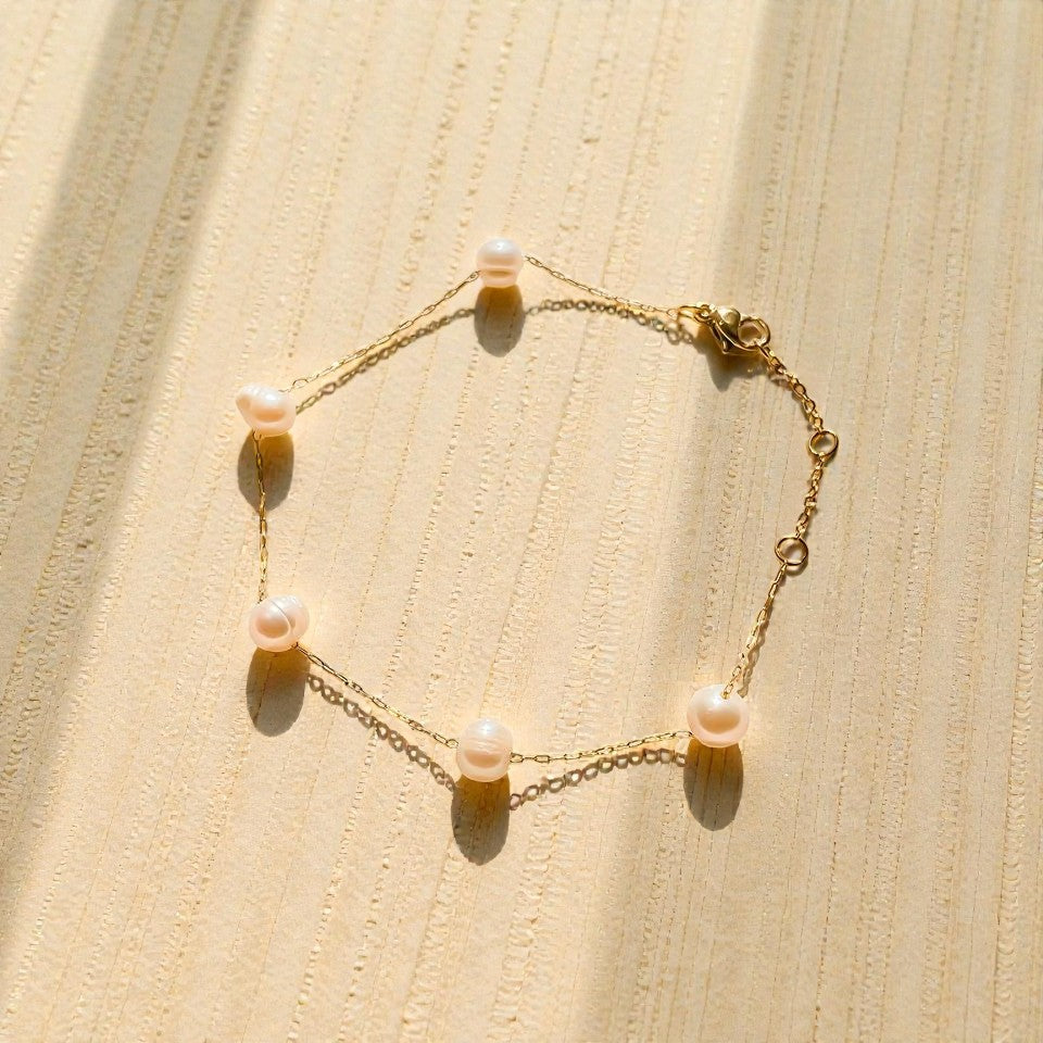 Isla Freshwater Pearl Bracelet