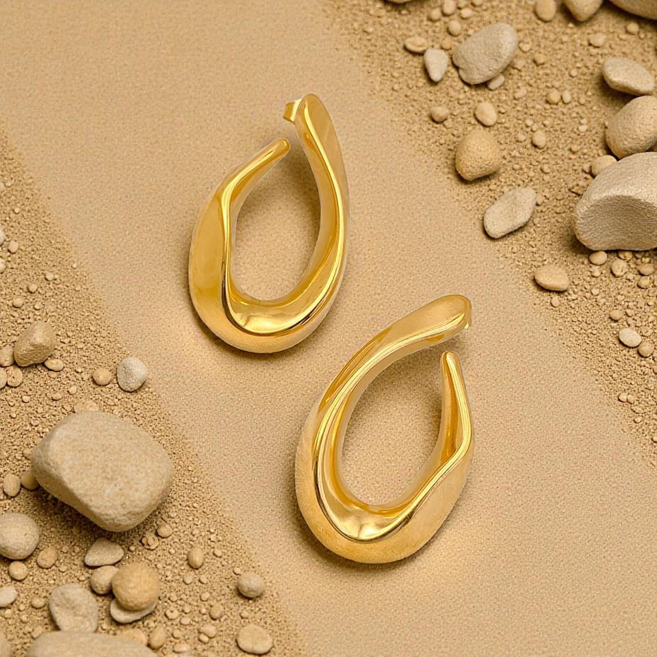 Aeris Curve Studs