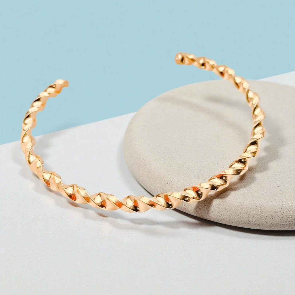 Twisted Aura Cuff